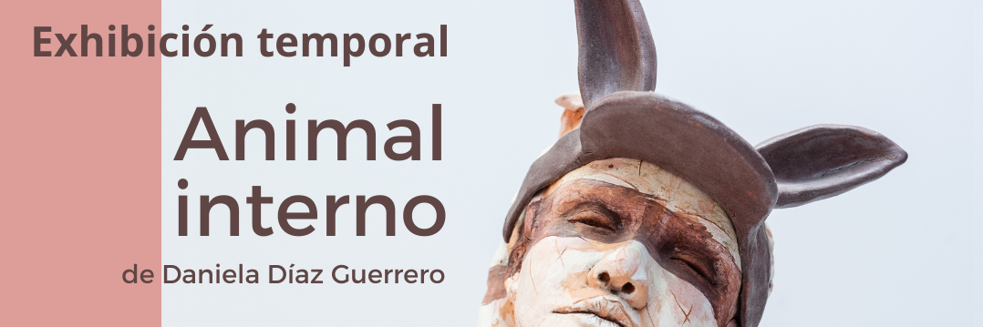 FOTOGRAFÍA DE UNA ESCULTURA DE UNA MUJER CON OREJAS DE CONEJO. tEXTO QUE DICE eXHIBICION TEMPORAL "ANIMAL iNTERNO"