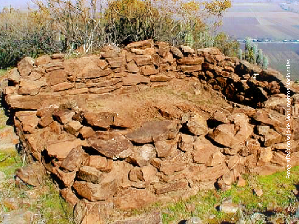 Estructura cuadrada realizada en piedra (Pukará)