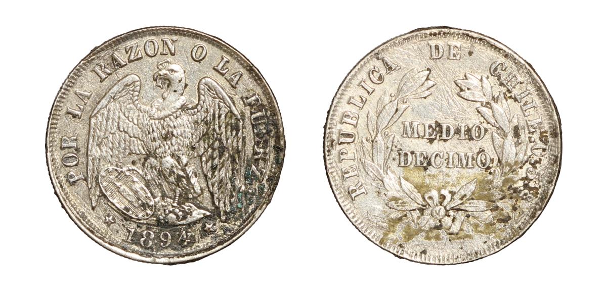 Pieza de forma circular, color plata